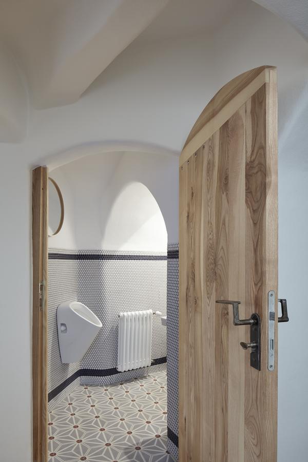 Stajnhaus Hotel Микулов Екстериор снимка